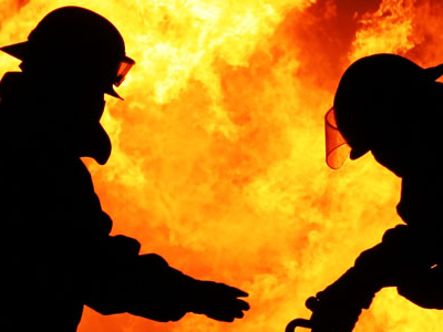 保定消防工程公司告诉您：大型商场突遇火灾，我们怎么做？